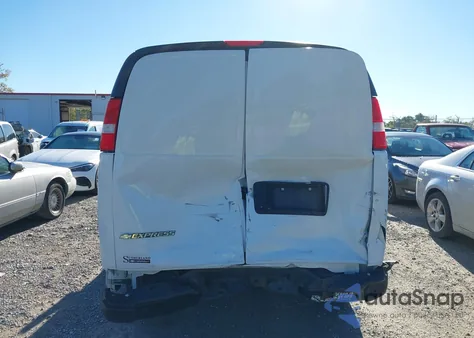 2022 Chevrolet Express Cargo Rwd 2500 Regular Wheelbase Wt from USA, damaged, VIN 1GCWGAFP6N1258797